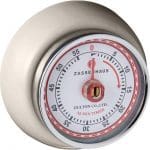 mechanischer Kurzzeitmesser im Retro-Look
Gehäuse aus Edelstahl, inklusive praktischem Magnet auf der Rückseite
Maße: Ø 7 cm, Höhe: 3 cm mechanischer Kurzzeitmesser im Retro-Look Gehäuse aus Edelstahl, inklusive praktischem Magnet auf der Rückseite Maße: Ø 7 cm, Höhe: 3 cm
